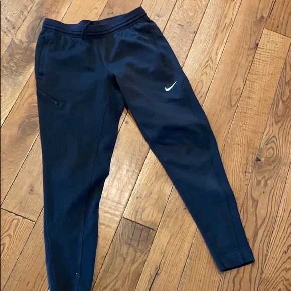 nike tapered sweatpants